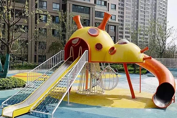 childrens outdoor play equipment